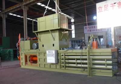 自主研发超高效率卧式秸秆液压打包机与油墨研发 创新驱动绿色产业双翼齐飞